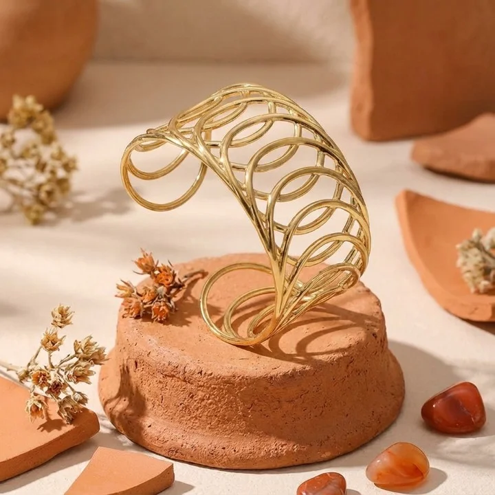 Bracelet Manchette Olympe – Le Design Ajouré Magistral – Image 3