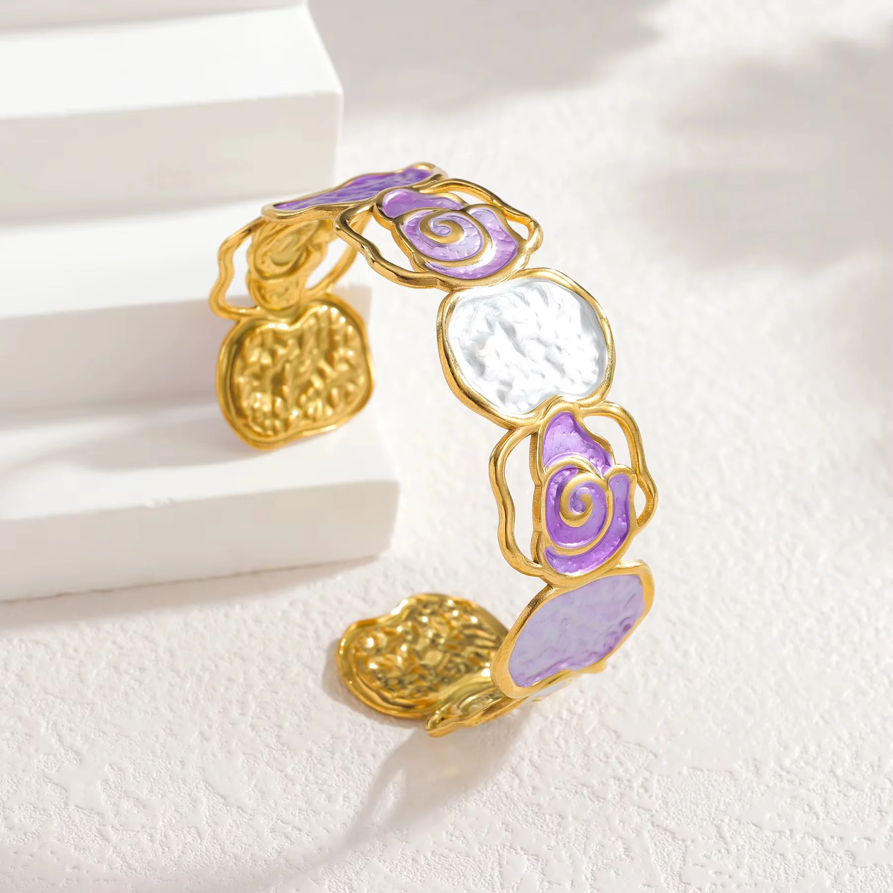 Bracelet Manchette « Rosa Mystica » – Édition Émail Artisanal – Image 4